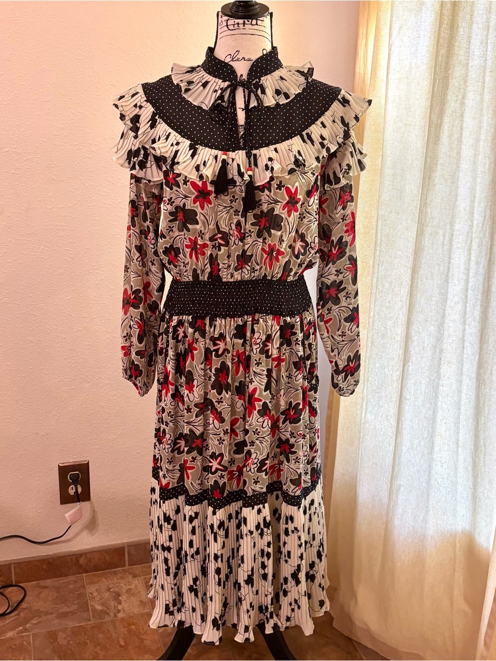Womens Vintage 70’s Diane Freis Georgette Maxi Dress with Ruffles